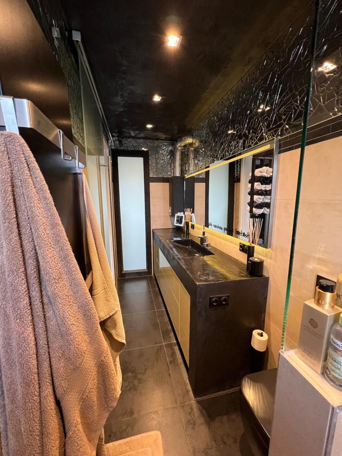 Private Loft With Rooftop & Jacuzzi In Center *